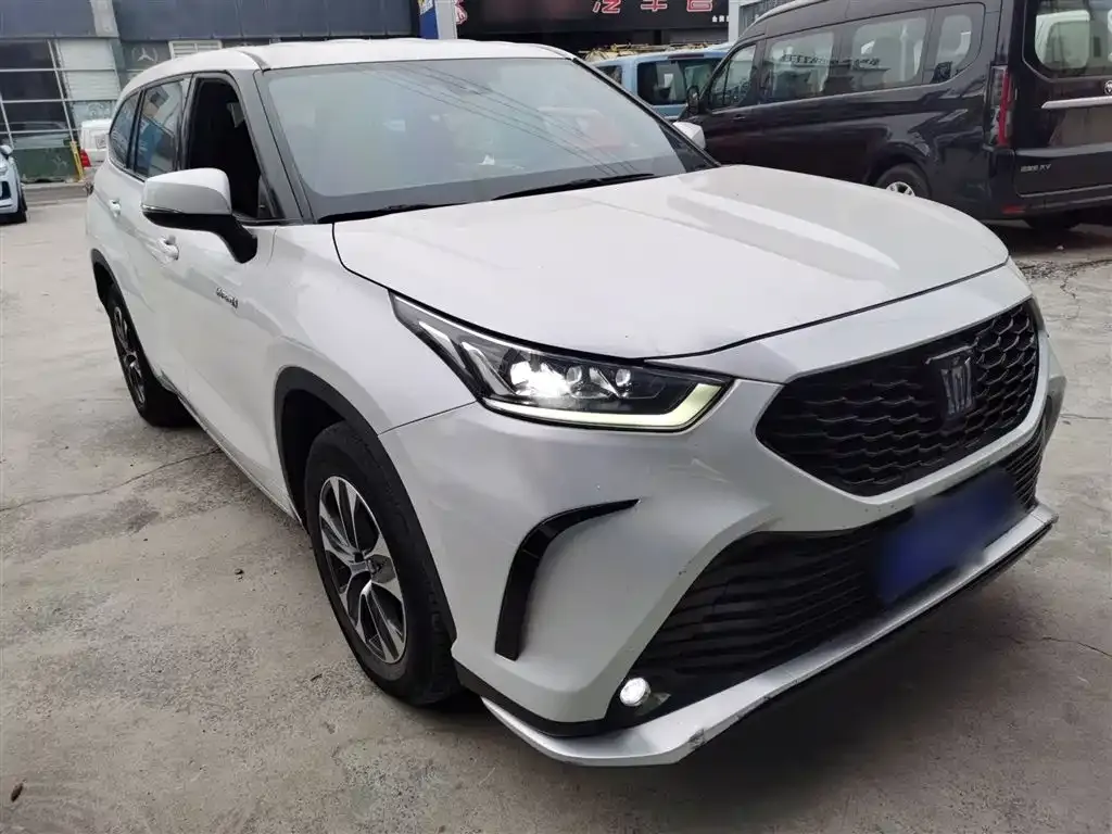 Toyota Crown Kluger 2022 из CN, фото 8