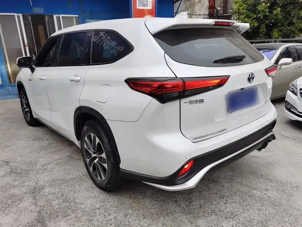 Toyota Crown Kluger 2022 из CN, фото 5