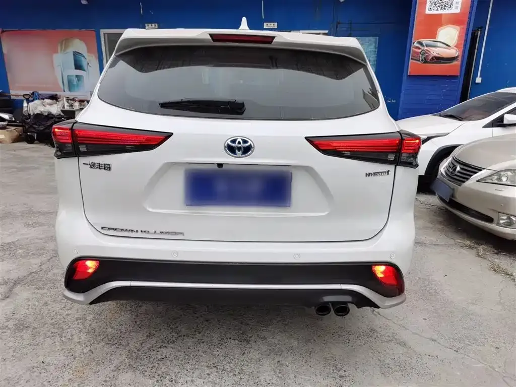 Toyota Crown Kluger 2022 из CN, фото 4