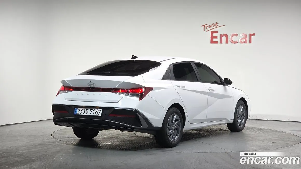 Hyundai AVANTE — фото 2