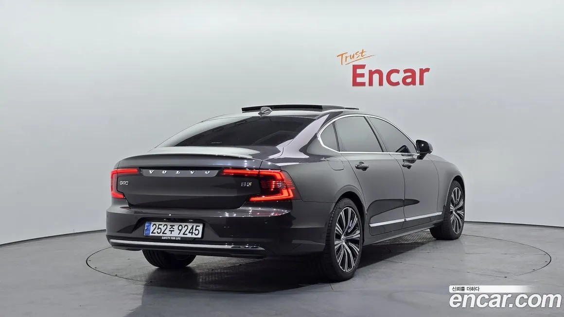 Volvo S90 2024 из KR, фото 10
