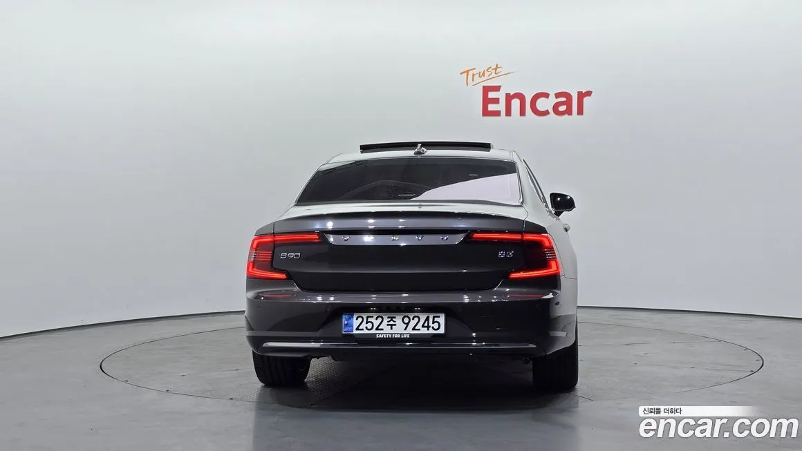 Volvo S90 2024 из KR, фото 4