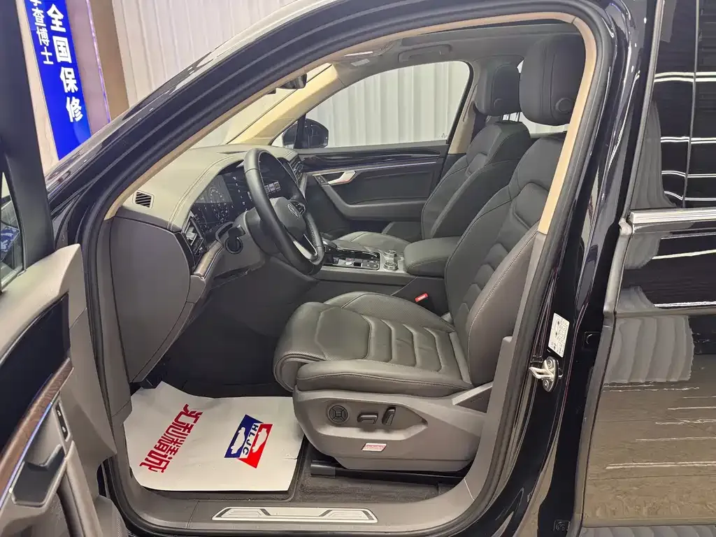 Volkswagen Touareg 2022 из CN, фото 7