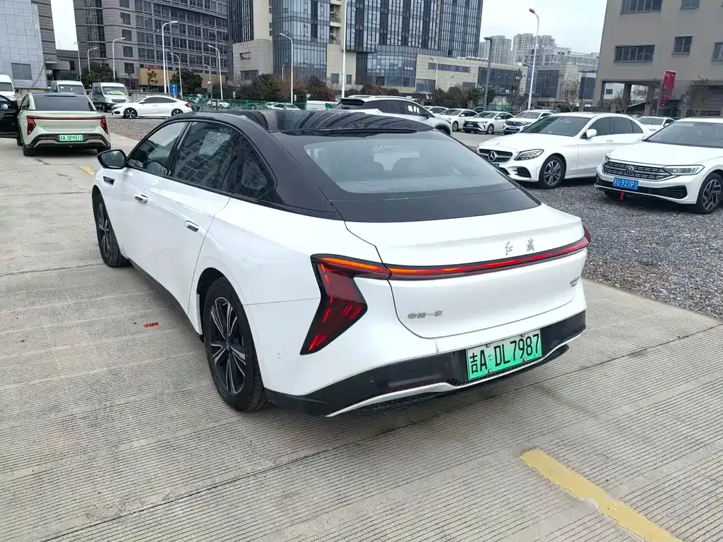 Hongqi EH7 2024 из CN, фото 9