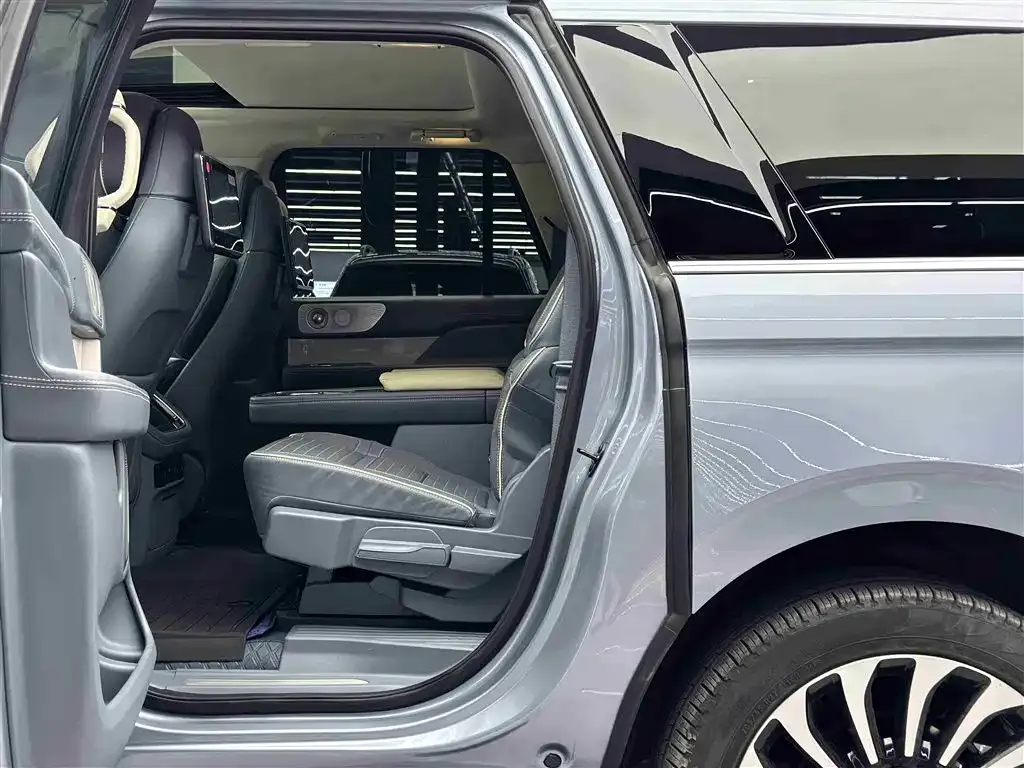 Lincoln Navigator 2024 из CN, фото 10
