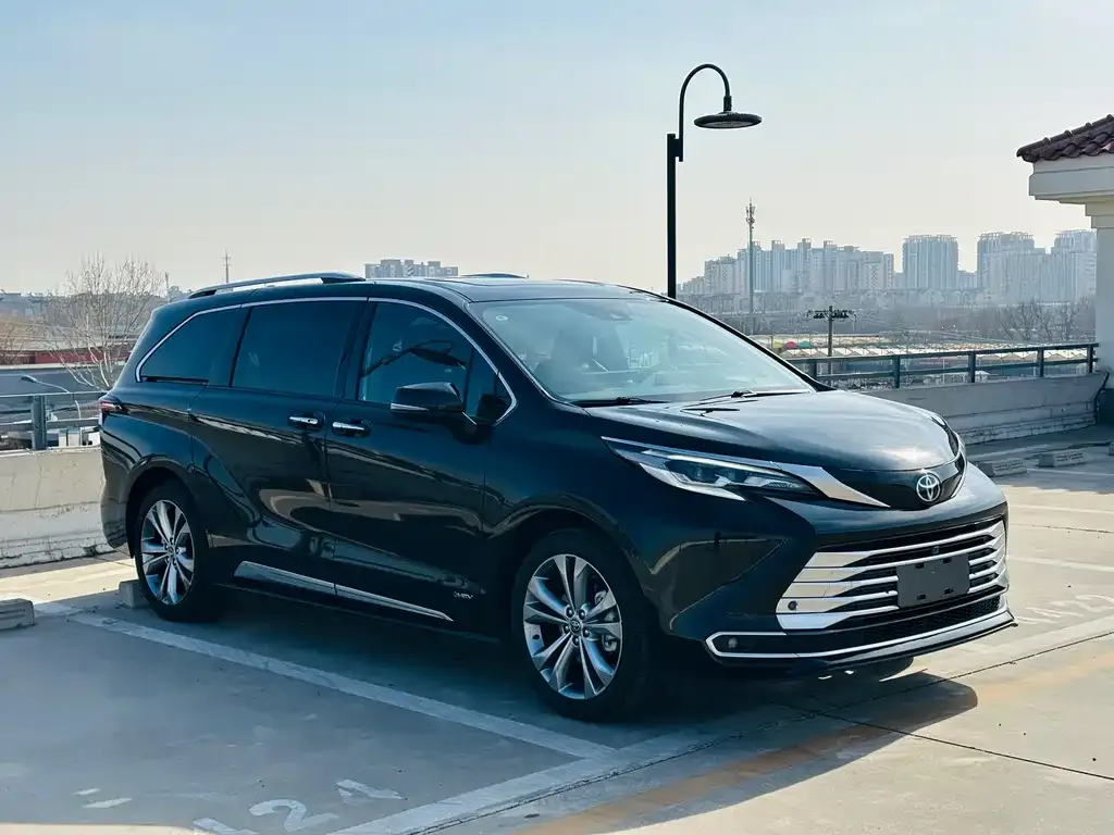 Toyota Sienna 2024 из CN, фото 6