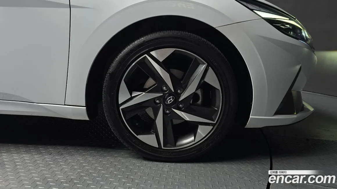 Hyundai AVANTE — фото 4