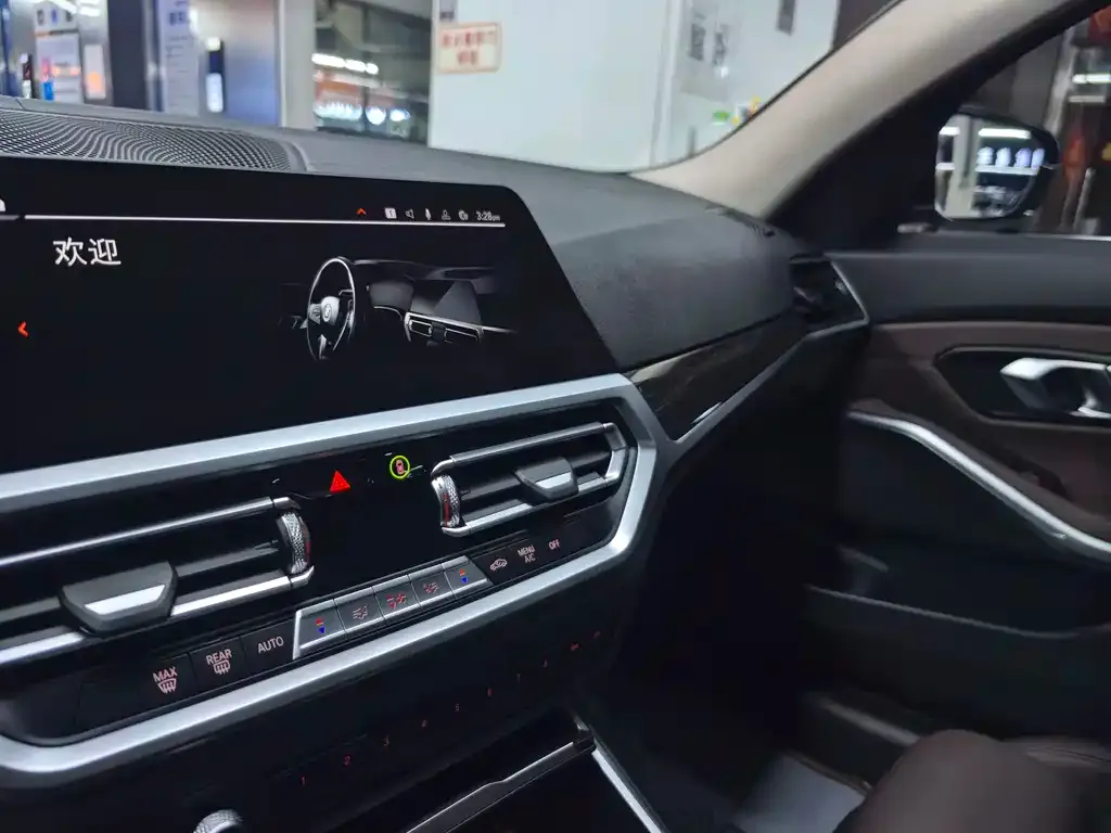 BMW 3 Series 2021 из CN, фото 4