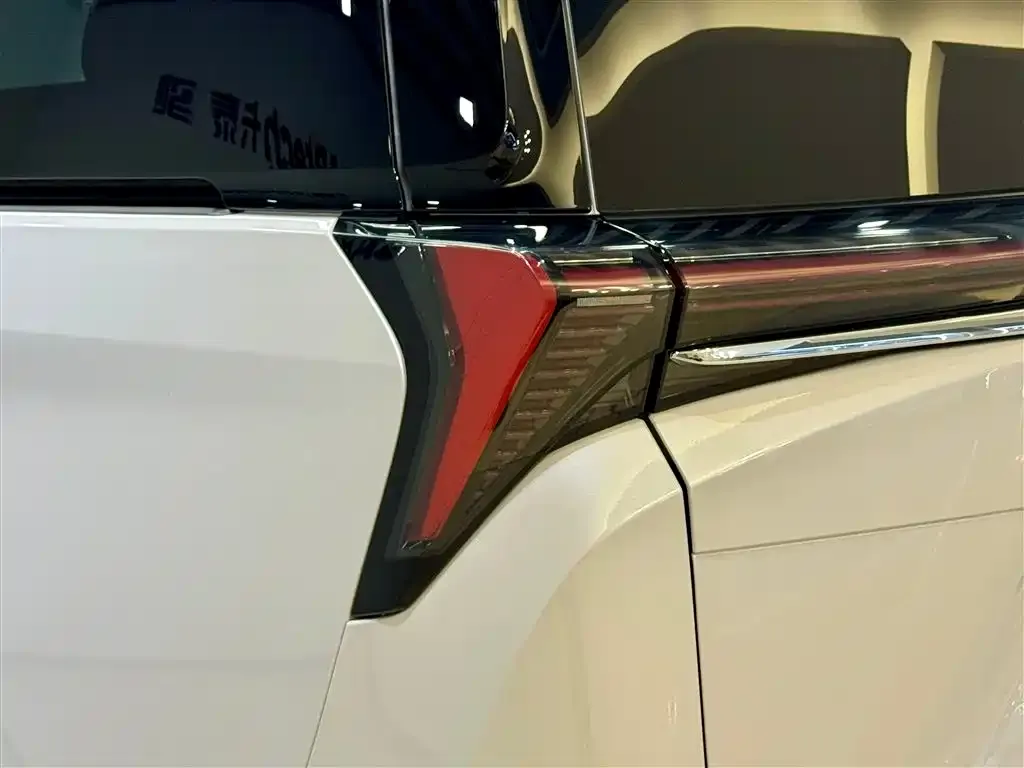 Buick GL8 2025 из CN, фото 4