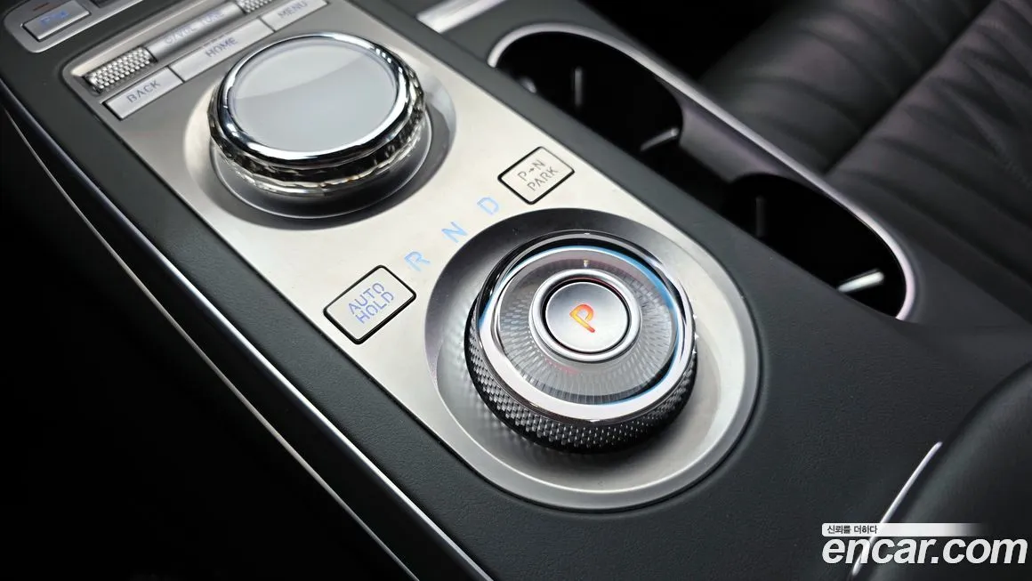 Genesis GV70 — фото 3