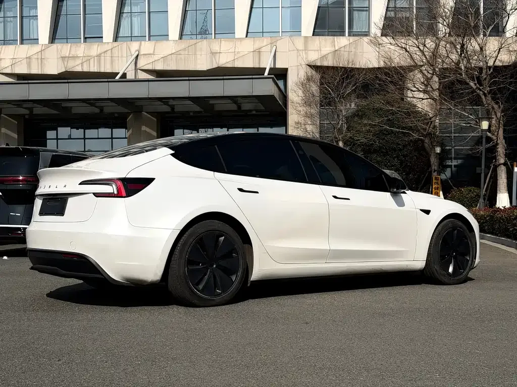 Tesla Model 3 2024 из CN, фото 10