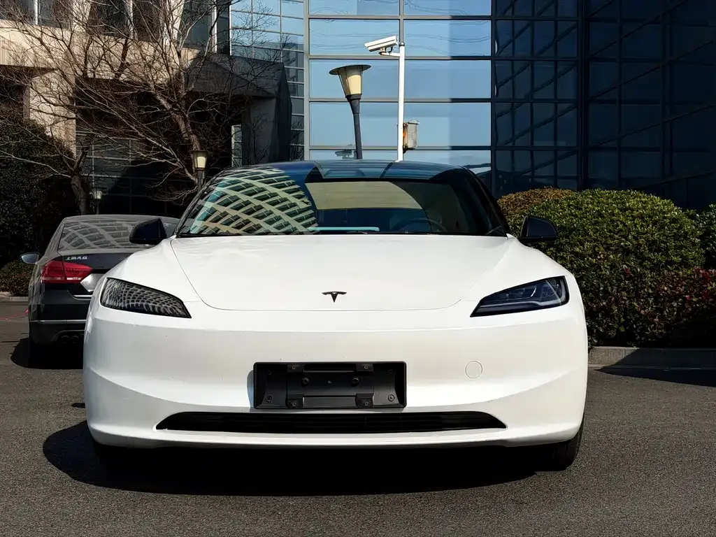 Tesla Model 3 2024 из CN, фото 2