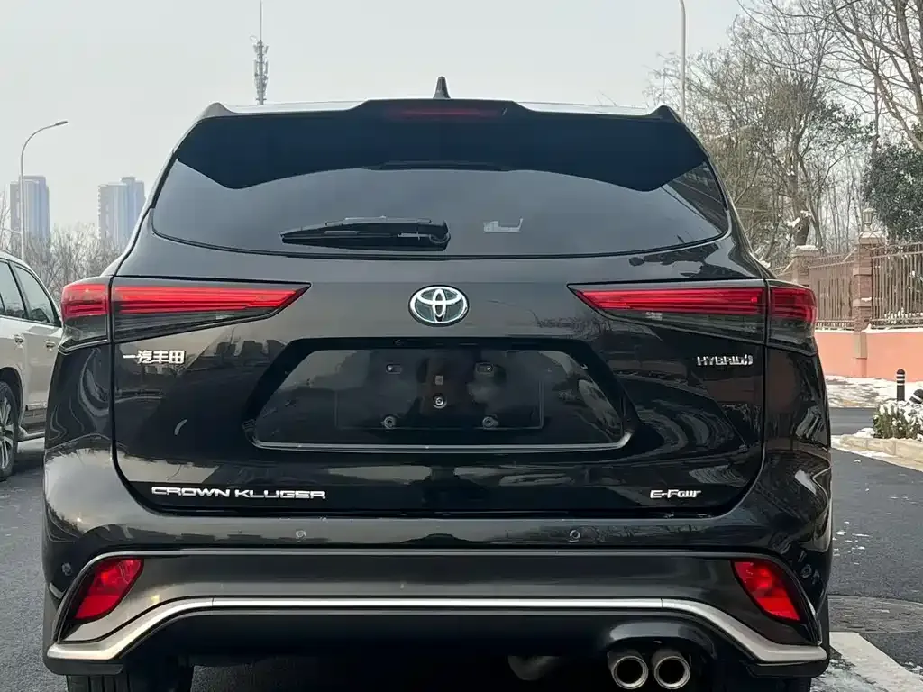 Toyota Crown Kluger 2023 из CN, фото 5