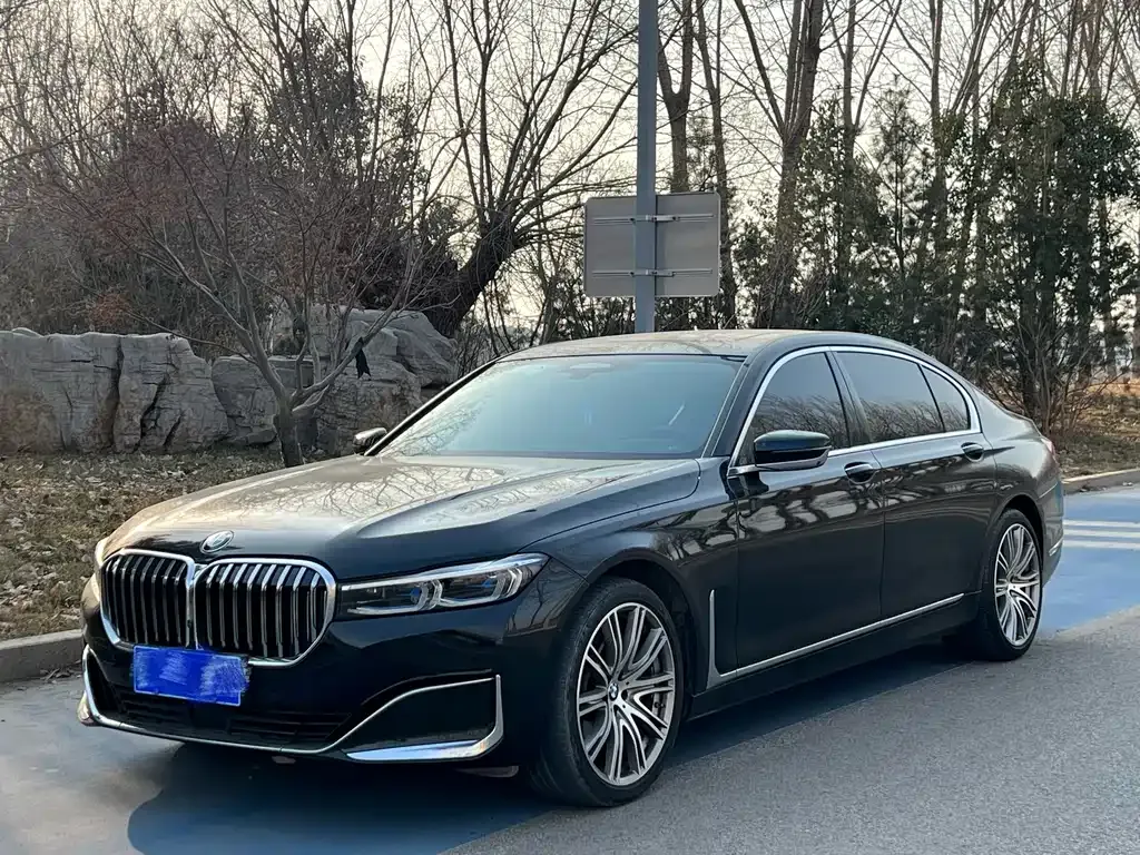 BMW 7 Series — фото 1