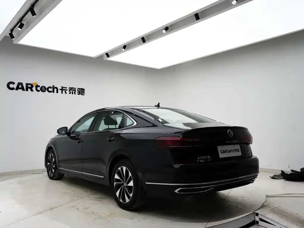 Volkswagen Passat — фото 9