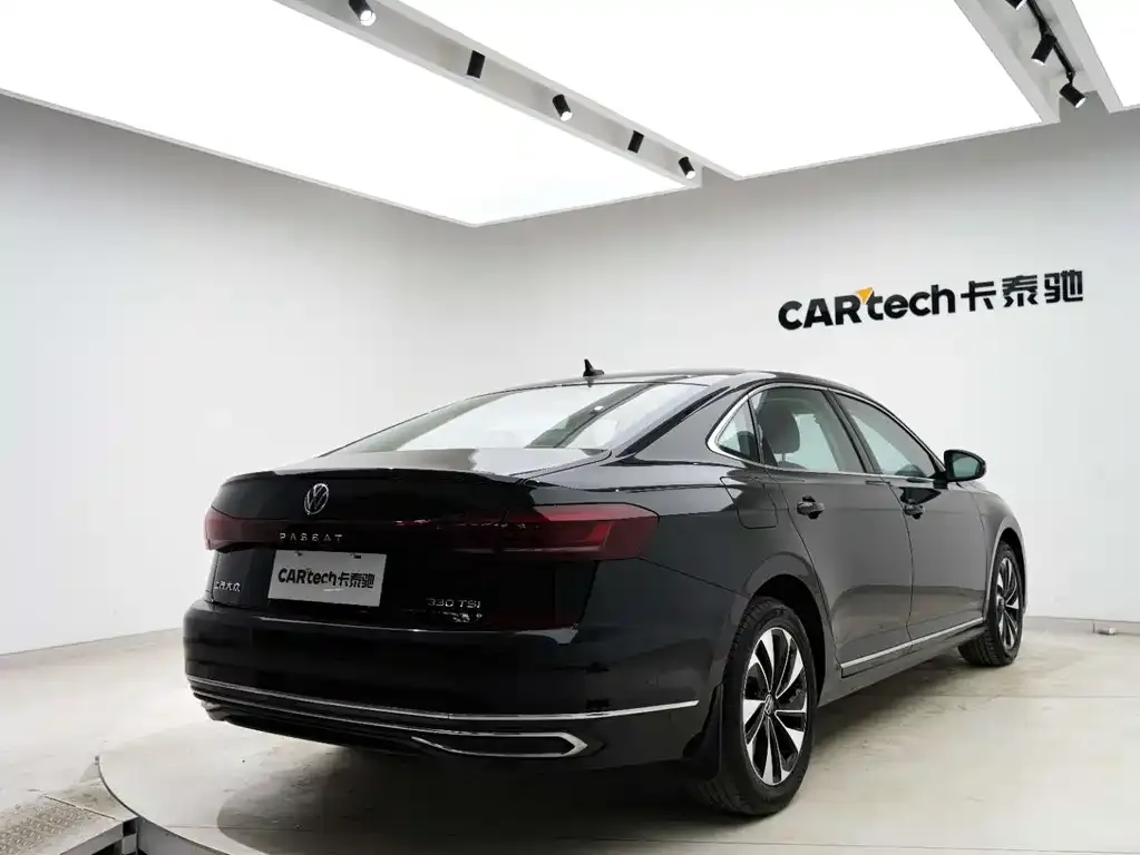 Volkswagen Passat — фото 10