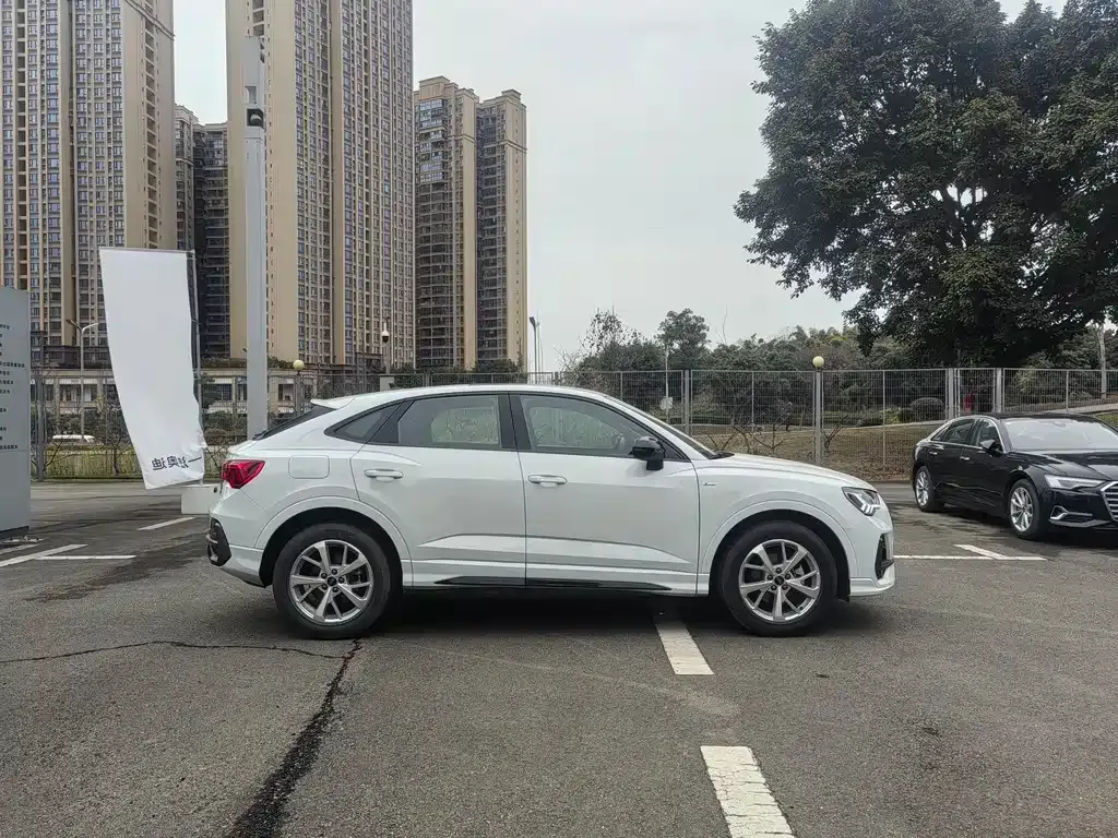 Audi Q3 Sportback 2024 из CN, фото 2