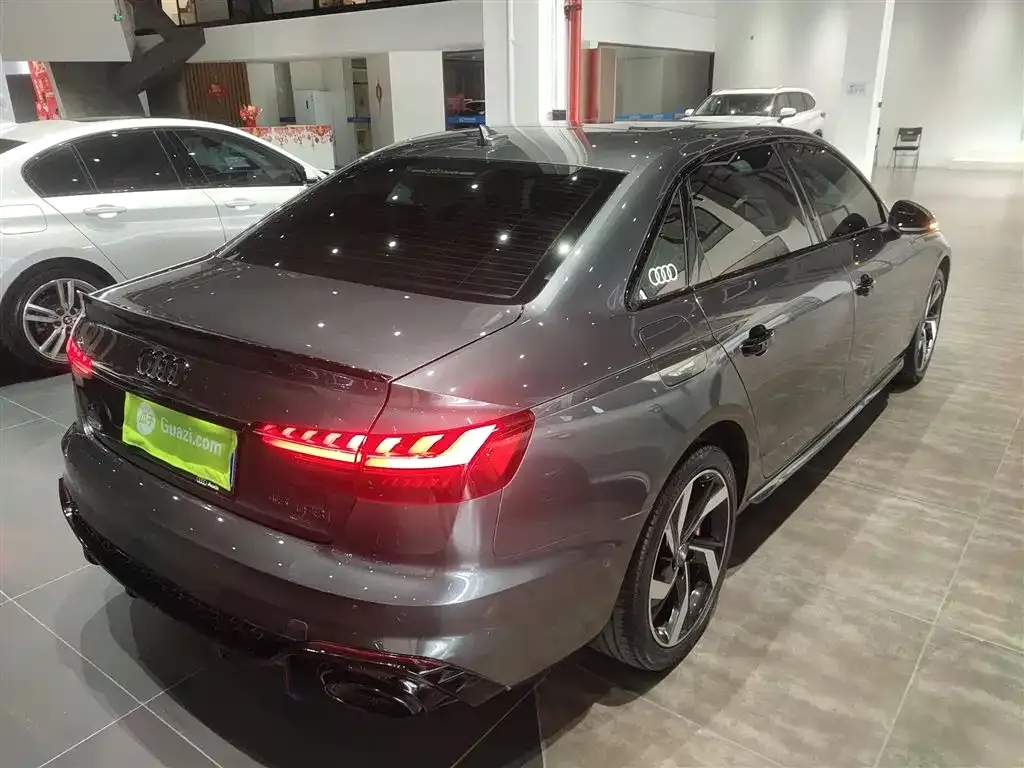 Audi A4L 2022 из CN, фото 4