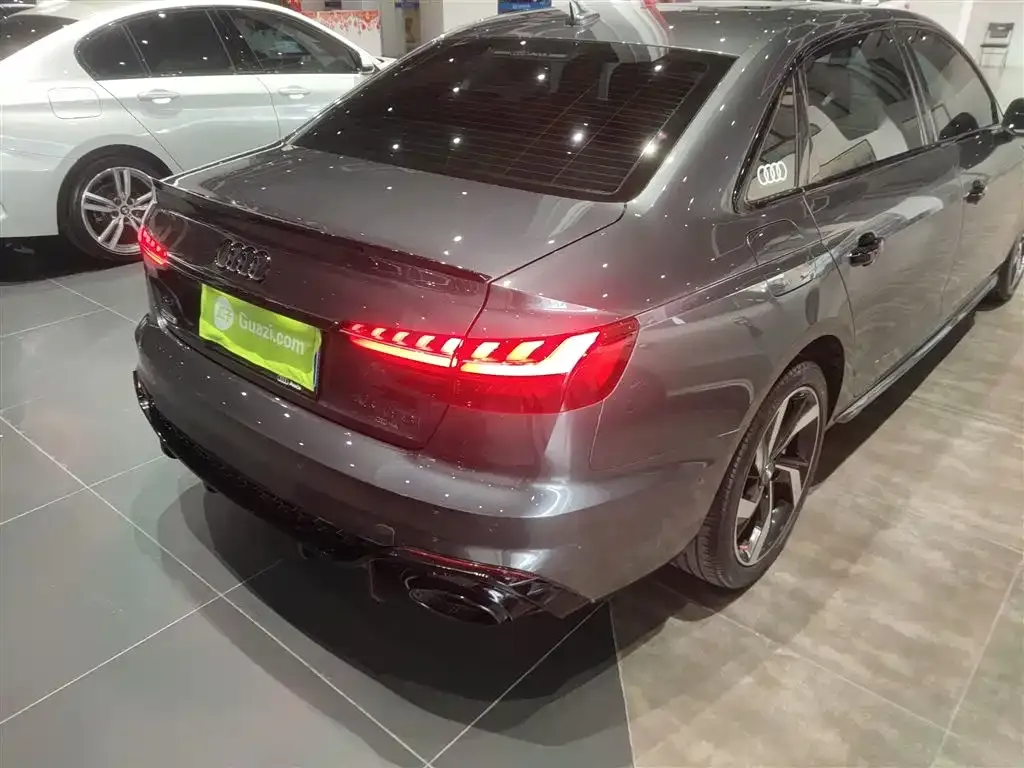 Audi A4L 2022 из CN, фото 3