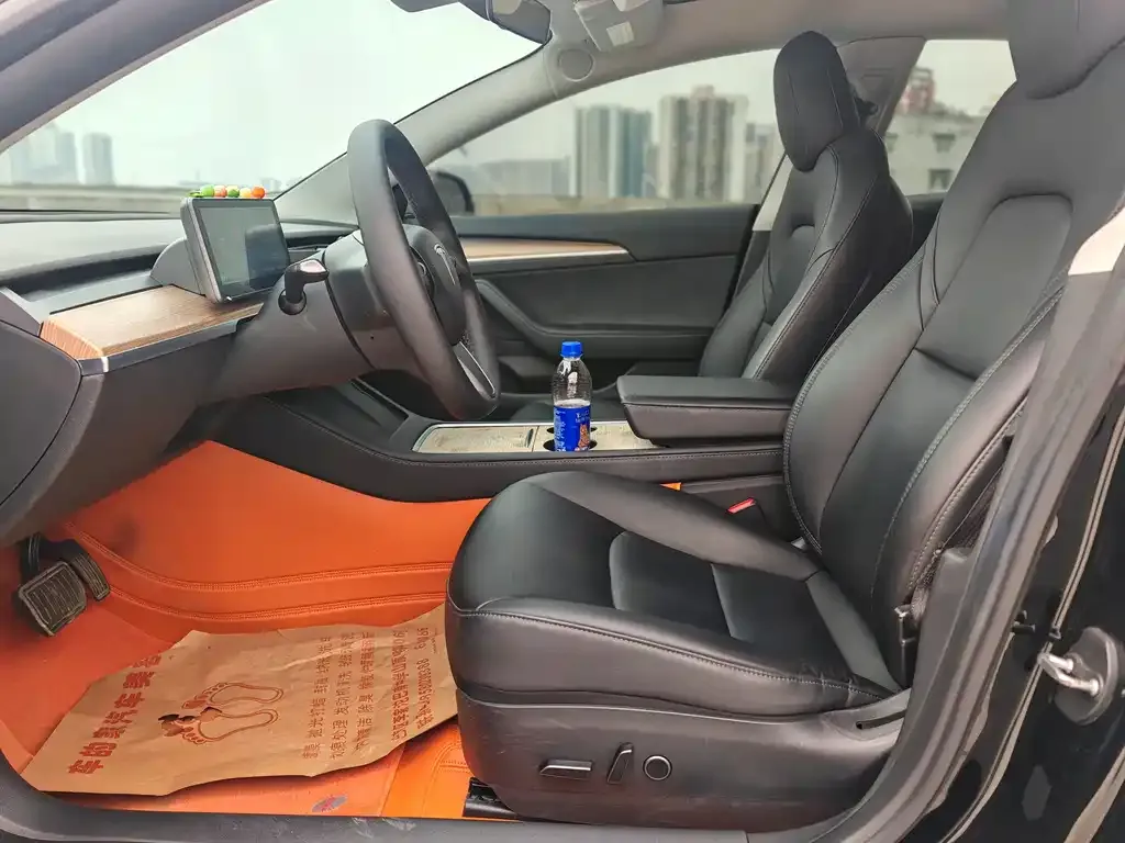 Tesla Model 3 — фото 10