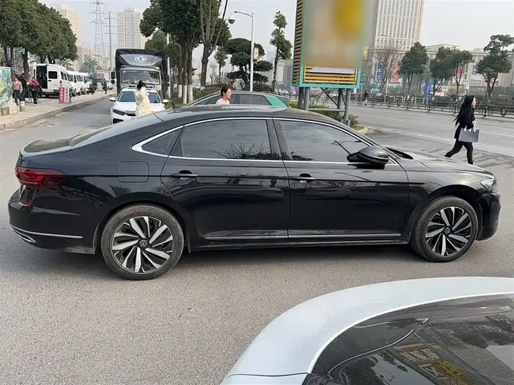 Volkswagen Passat — фото 6