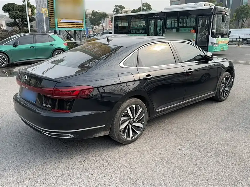Volkswagen Passat — фото 9