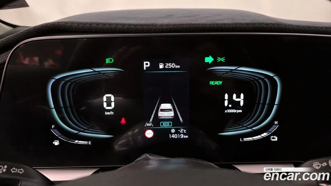 Kia Niro — фото 9