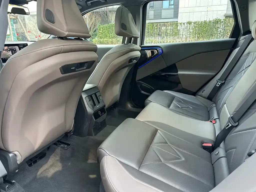 BMW X3 2025 из CN, фото 7
