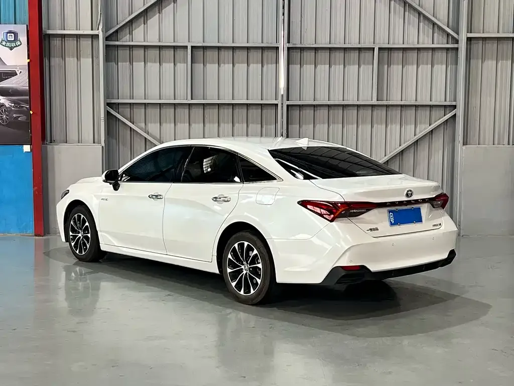 Toyota Avalon — фото 2