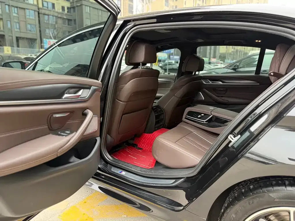 BMW 5 Series New Energy — фото 10
