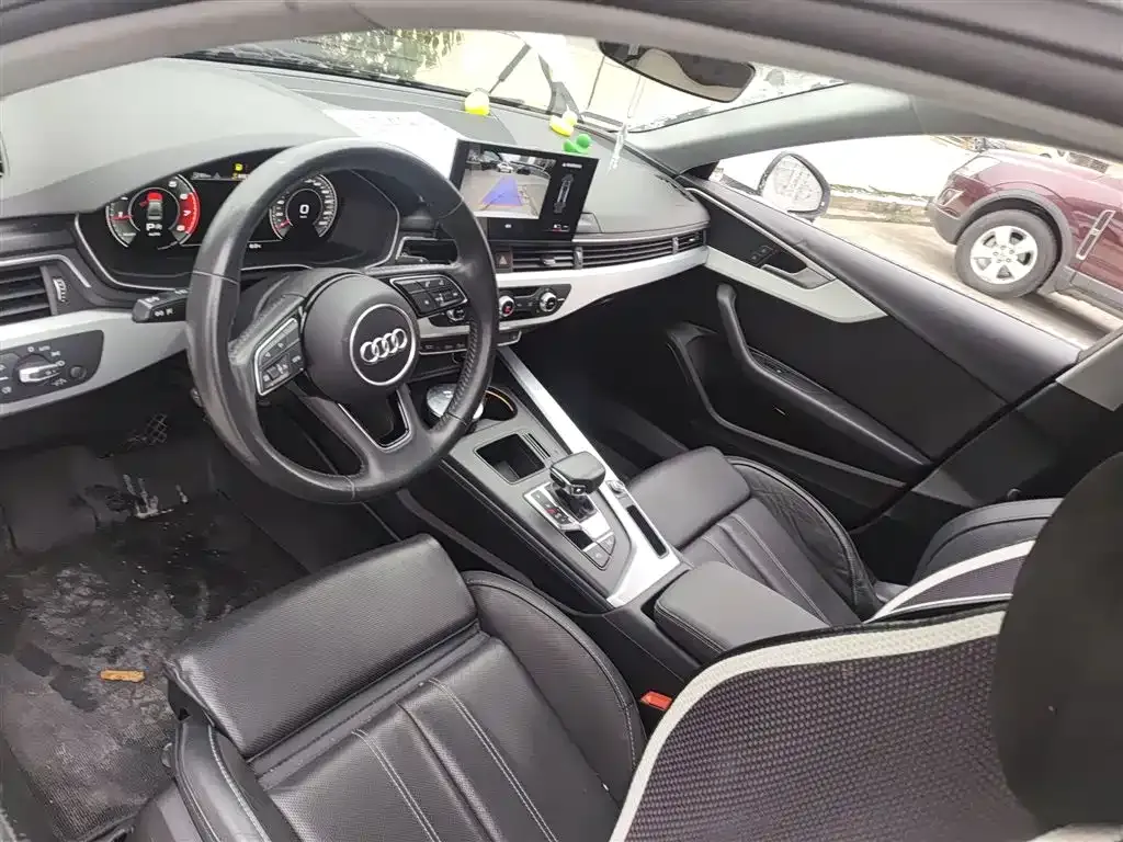 Audi A4L 2021 из CN, фото 3