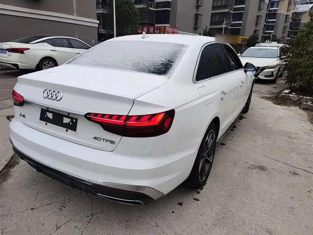 Audi A4L 2021 из CN, фото 9