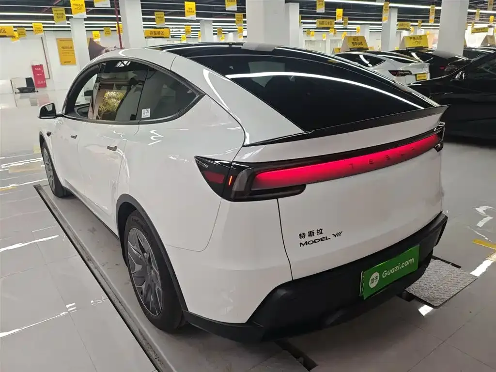 Tesla Model Y L 2025 из CN, фото 7