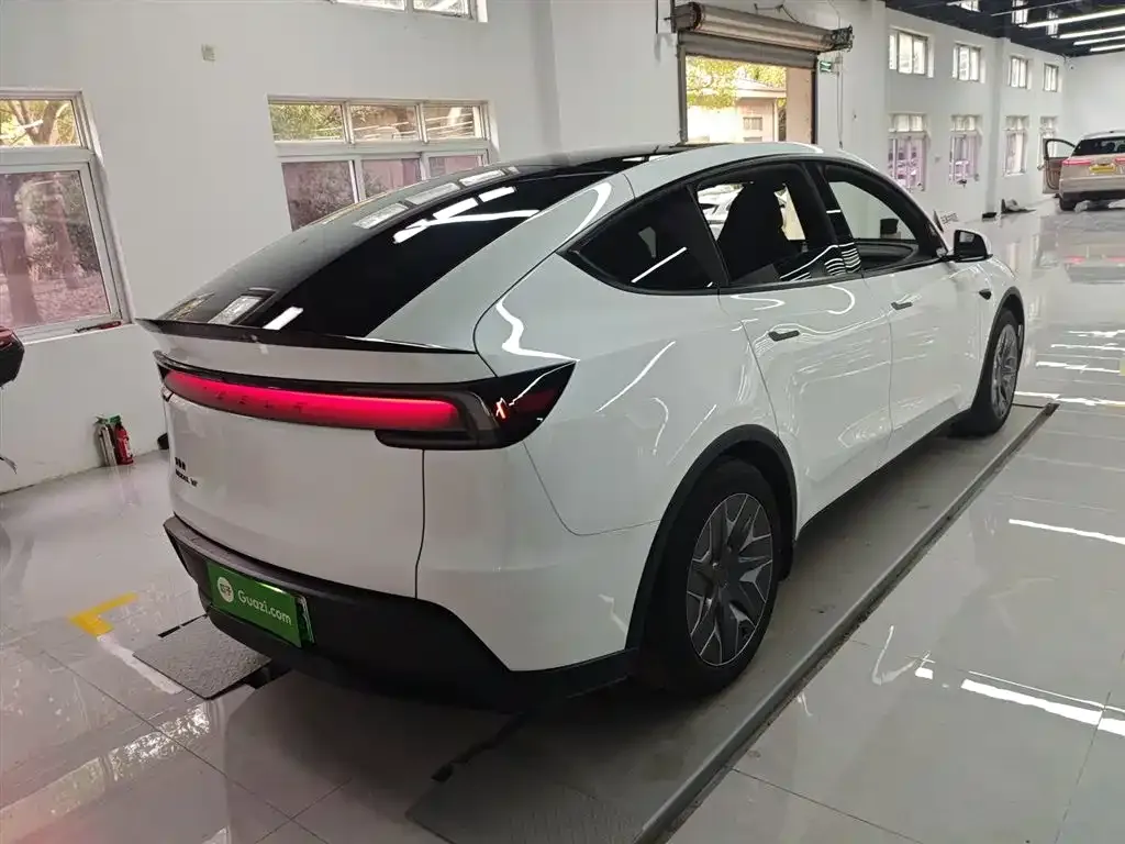 Tesla Model Y L 2025 из CN, фото 8
