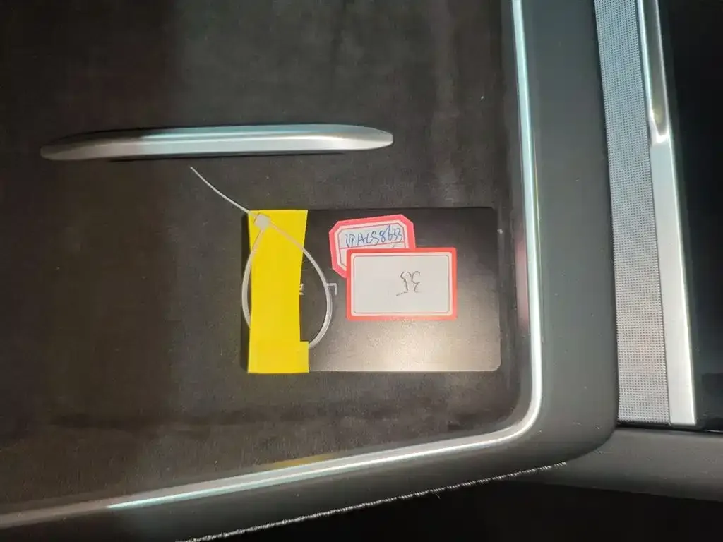 Tesla Model Y L 2025 из CN, фото 9