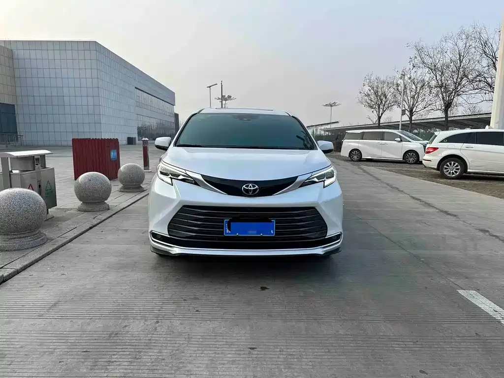 Toyota Sienna 2025 из CN, фото 6