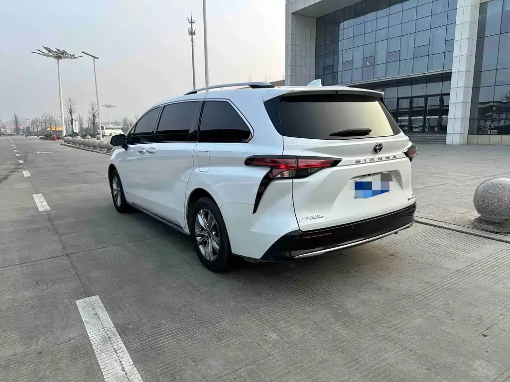 Toyota Sienna 2025 из CN, фото 10