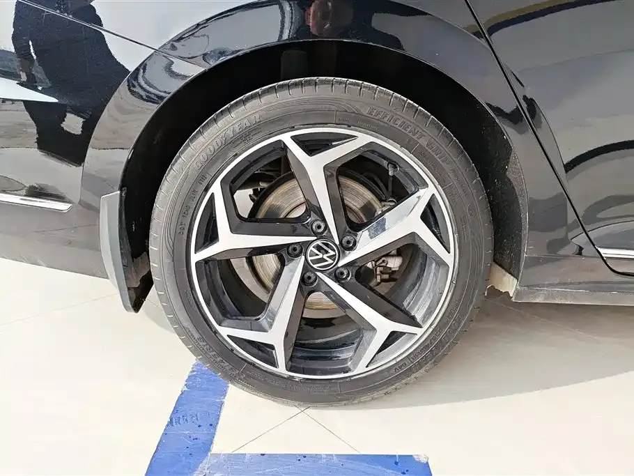 Volkswagen Passat 2023 из CN, фото 5