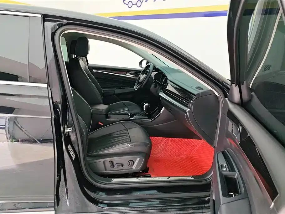 Volkswagen Passat 2023 из CN, фото 8