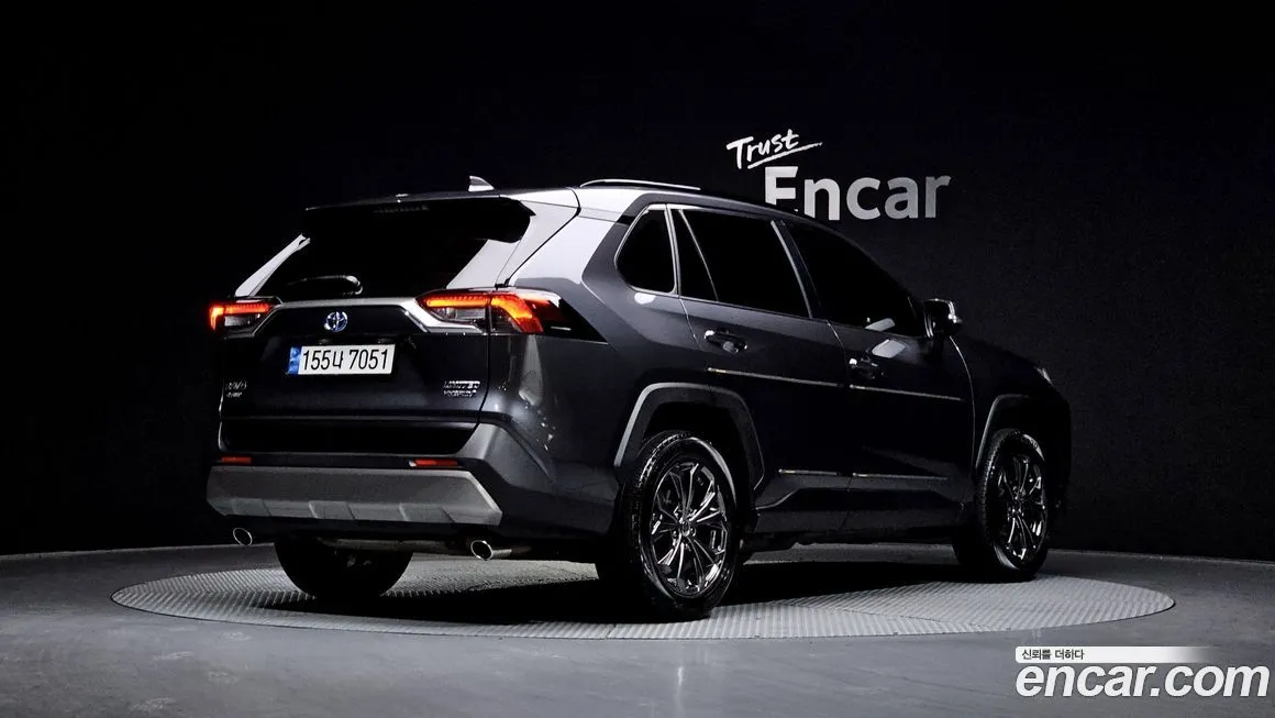 Toyota RAV4 — фото 3