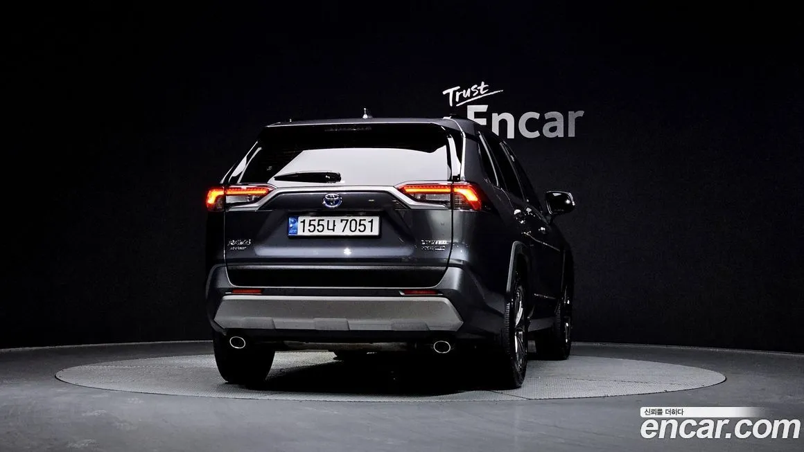 Toyota RAV4 — фото 7