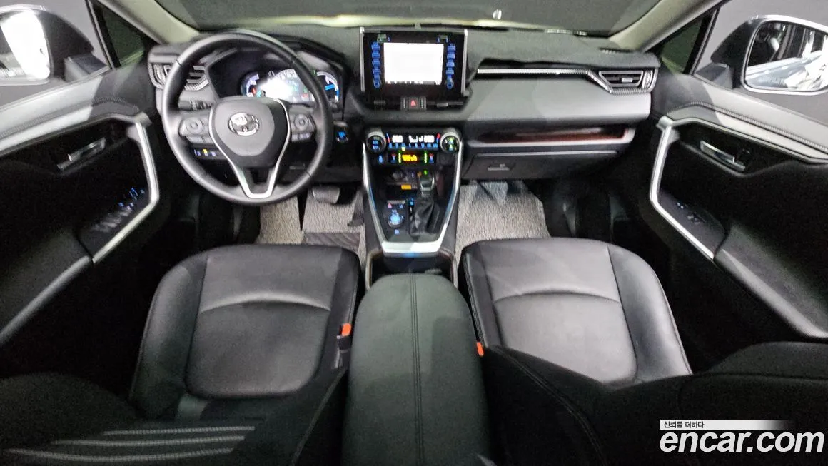 Toyota RAV4 — фото 6