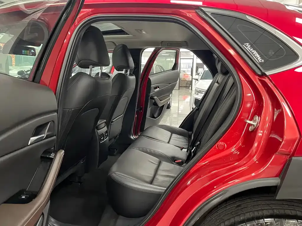 Mazda CX-30 2022 из CN, фото 3