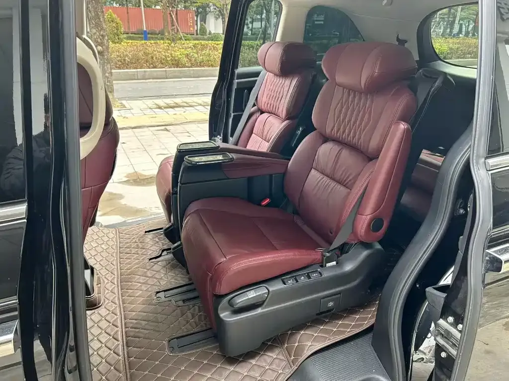 Honda Elysion 2023 из CN, фото 7