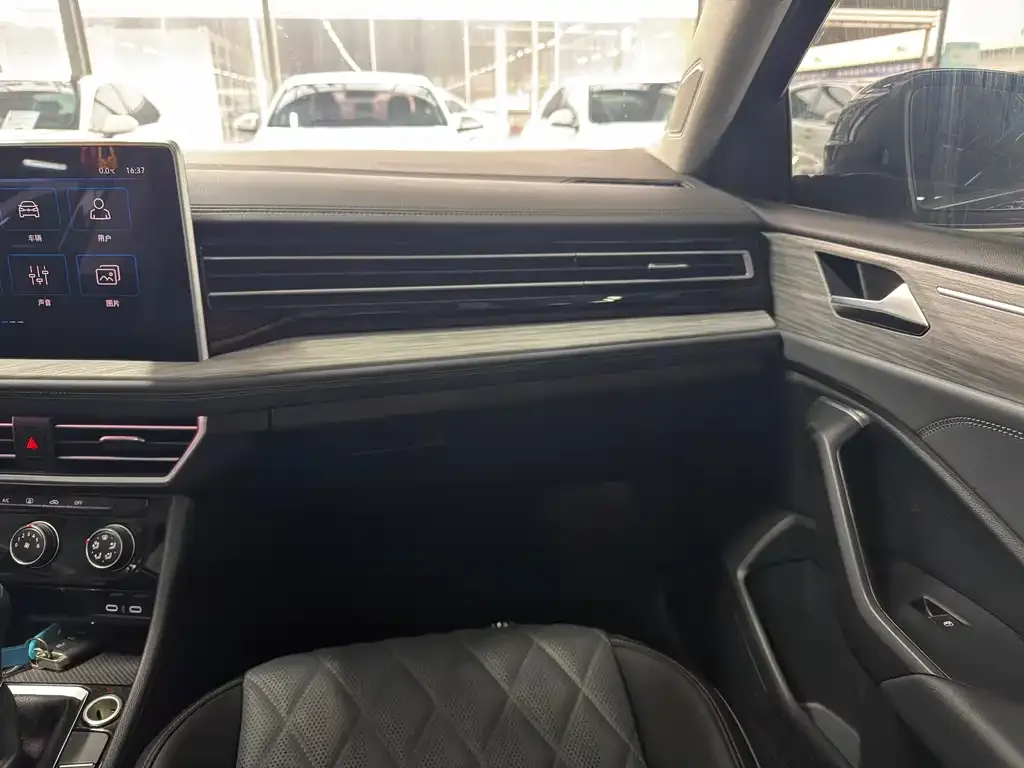 Volkswagen Sagitar 2023 из CN, фото 2