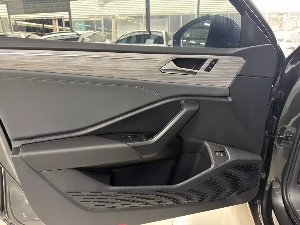 Volkswagen Sagitar 2023 из CN, фото 3