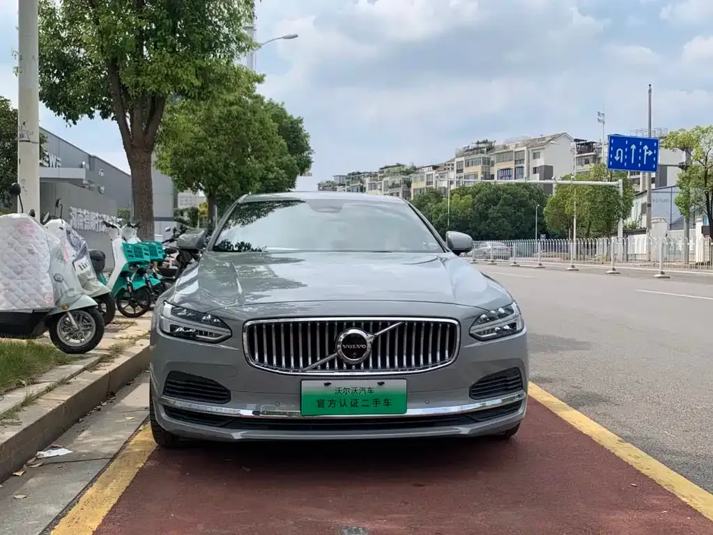 Volvo S90 PHEV 2023 из CN, фото 1