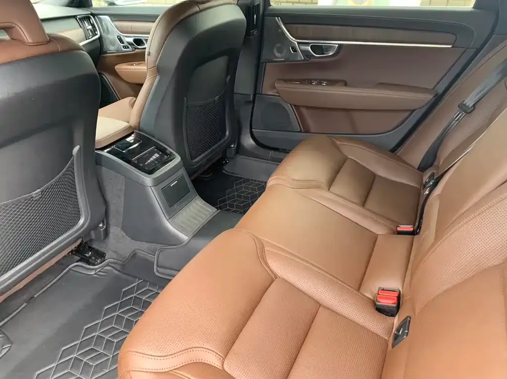 Volvo S90 PHEV 2023 из CN, фото 3