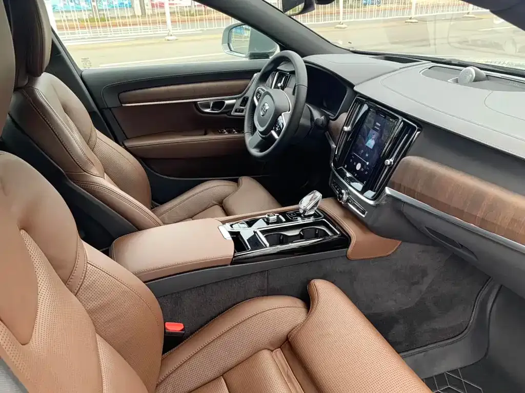 Volvo S90 PHEV 2023 из CN, фото 6
