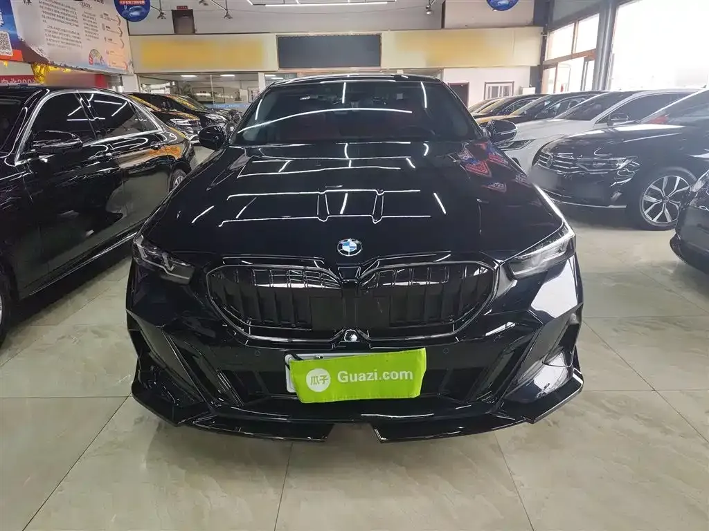 BMW 5 Series 2025 из CN, фото 9